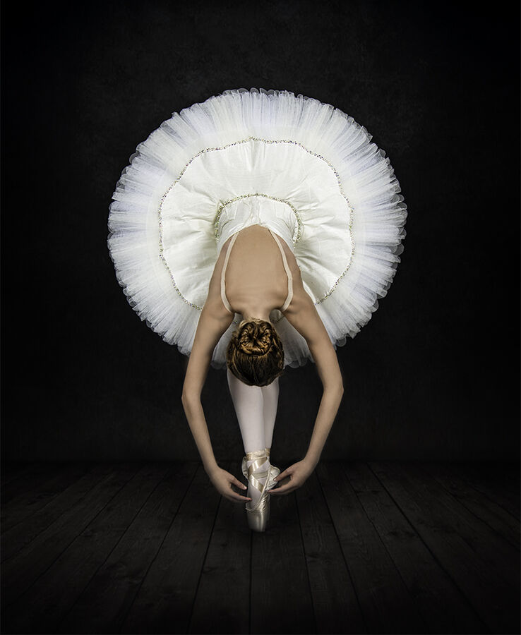 WHITE TUTU