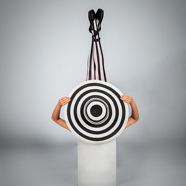 circle & Stripes