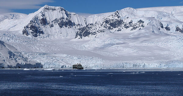 Hovgaard Island