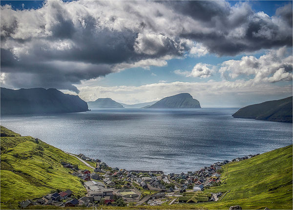 C= DPI - A Fjord in the Faroe Islands