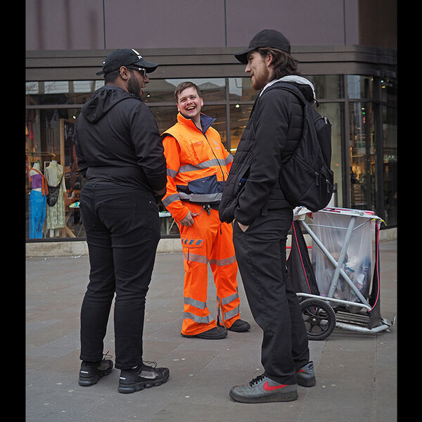 A brief walk in Oxford. A happy street cleaner