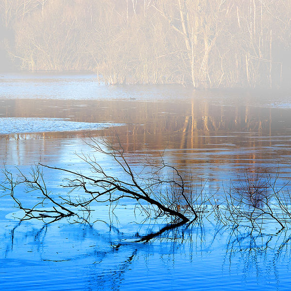 Blue sky reflection