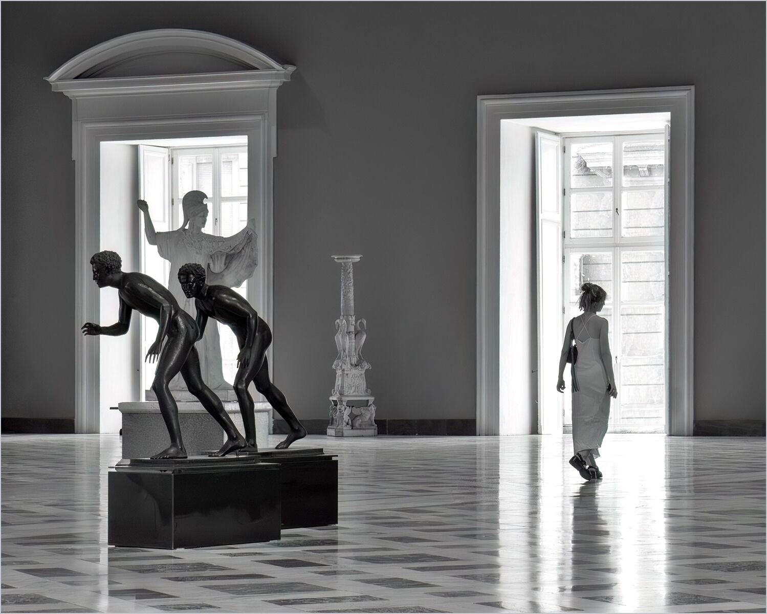 Highly Commended - She's Behind You - Ken Peel