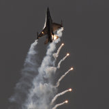 F-16 Defending itself