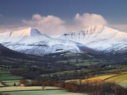 Snow covered peaks of the Beacons.