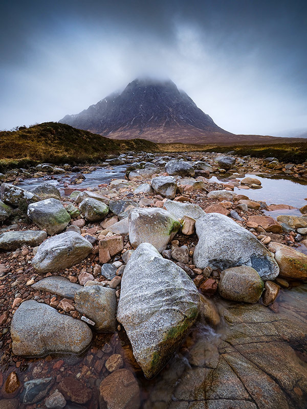 Stop Dearg Shell Stone