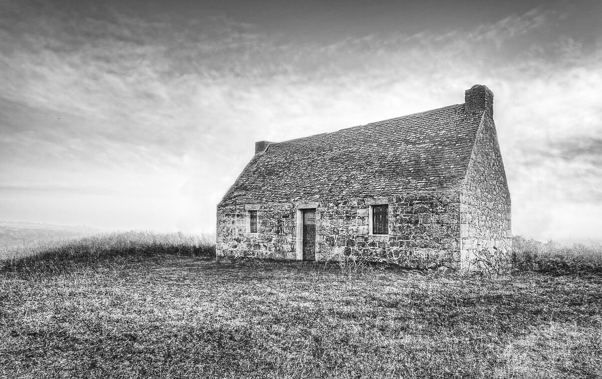 1st Derek Bridel AFIAP, BPE2 Mono Mont Herault Haunted House