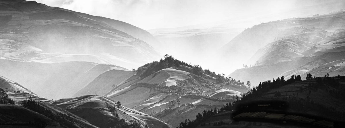 Derek Bridel AFIAP, BPE2,Annual Mono Print, Quito Sun Rays