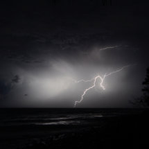 B&W Lightning