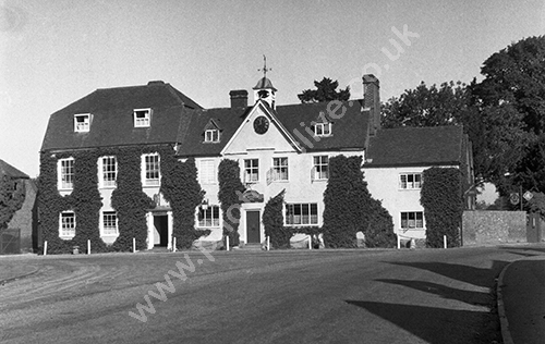 Hinds Head Hotel, Aldermaston in the 1950s