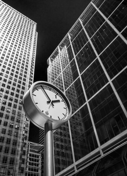 Monochrome 1st 13.55 at Canary Wharf by Elizabeth Restall
