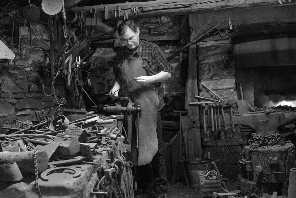 Mono 3rd Roger Harvey Blacksmith In Thought