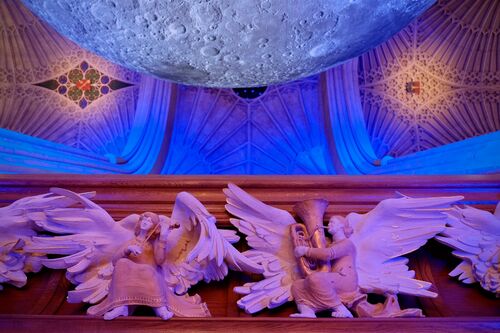Serenade the moon
