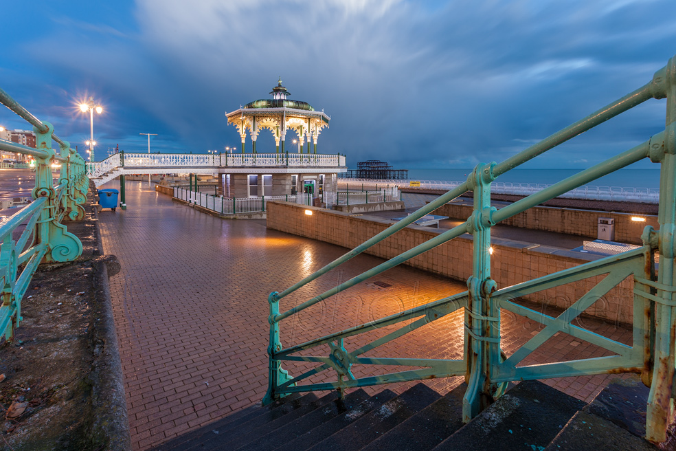 Night falls on Brighton seafront