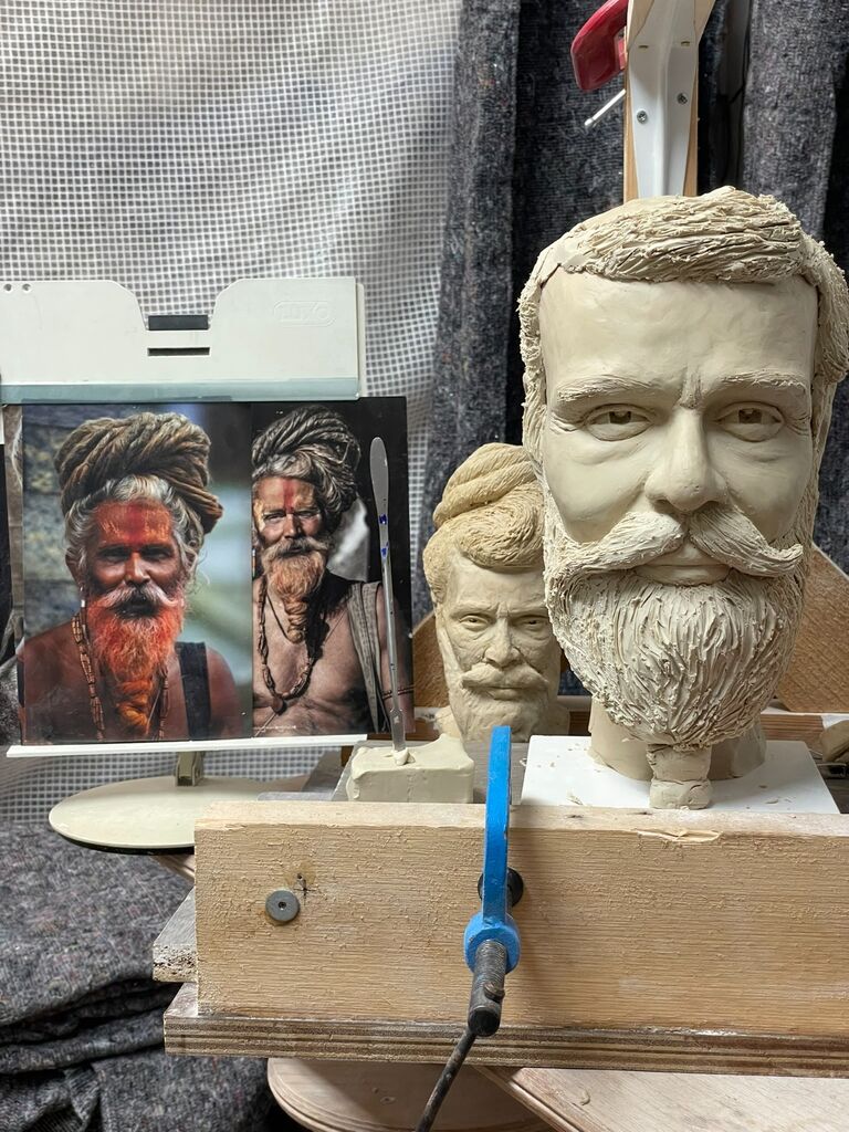 Clayette model for Sadhu III showing inspiration from photos