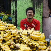 Selling bananas, Bicutan
