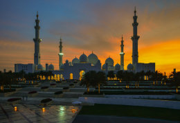 Sheikh Zayed Grand Mosque just after sunset