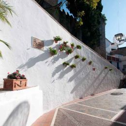 Spanish wall