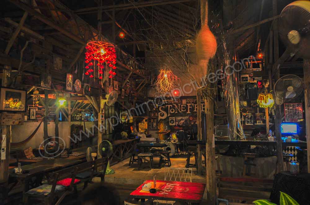 Hippy & Blues Bar "Stone Free"