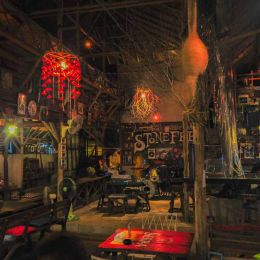 Hippy & Blues Bar "Stone Free"