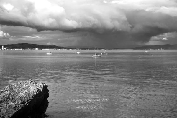 Thunderstorm approaches