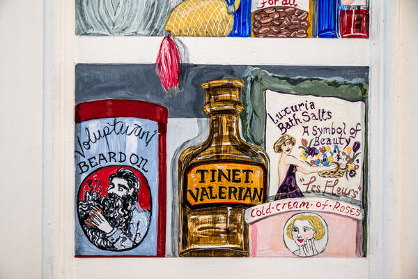 Medicine Cabinet detail -4