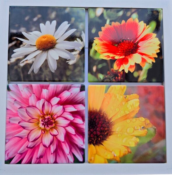 Set of four flowers ceramic coaster set