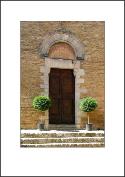 IT09002. Doorway, Tuscany