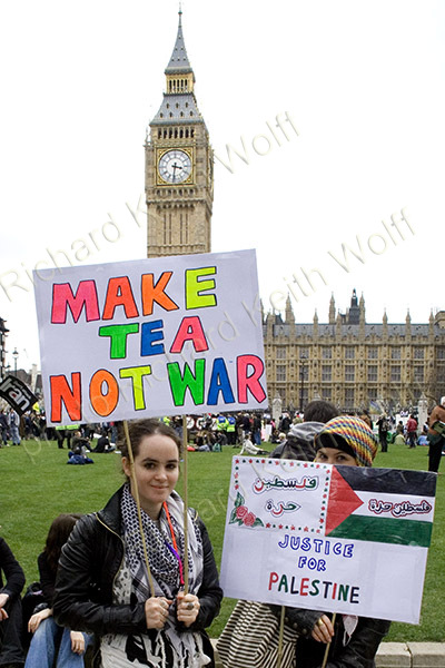 MAKE TEA NOT WAR