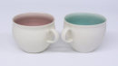 Functional porcelain with complementary glaze colours