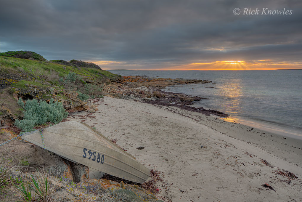 Boat on the rocks