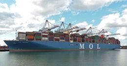 Ref OCT-252 MOL Triumph Container Ship Southampton Docks Hampshire Gt Britain 2017 (C)RLT Aviation And Maritime Images 2018 opt