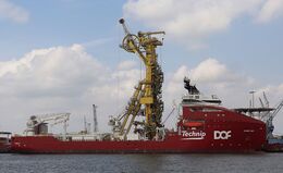 Ref CON-42 Skandi Acu Construction Vessel Port Of Rotterdam Holland 2016 (C)RLT Aviation And Maritime Images 2018 opt
