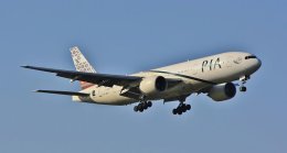 Ref B772-55 Boeing 777-240ER AP-BHX Pakistan International Airlines On Final Approach To London Heathrow Airport London Gt Britain 2010 (C)RLT Aviation And Maritime Images 2018