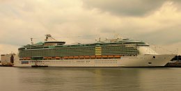 Ref CL-RC26 Independance Of The Seas Royal Caribbean Cruise Line Port Of Southampton Hampshire Gt Britain 2014 (C)RLT Aviation And Maritime Images 2018
