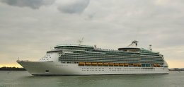 Ref CL-RC39 Navigator Of The Seas Royal Caribbean Cruise Line Southampton Water Hampshire Gt Britain 2016 (C)RLT Aviation And Maritime Images 2018
