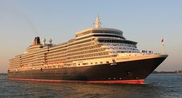 Ref CLCD11 Queen Elizabeth Cunard Cruise Line Southampton Water Hampshire Gt Britain 2010 (C)RLT Aviation And Maritime Images 2018 opt