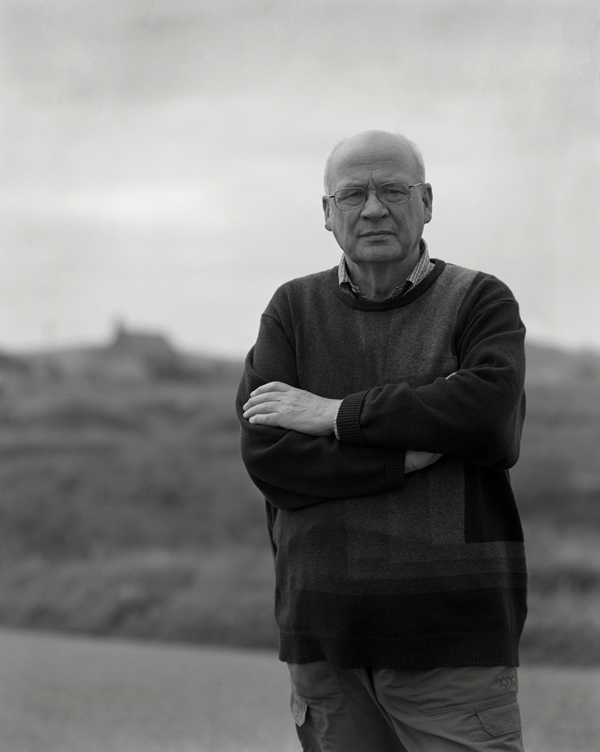 32 Dr. Finlay MacLeod, Lewis