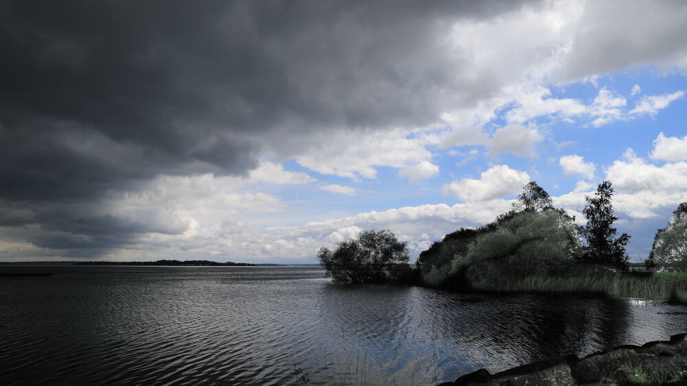 Storm approaching over Lac du Der-Chantecocq, Marne