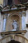 Scallop pilgrimage symbol and statue of Virgin Mary at Maison Paterin, Lyon