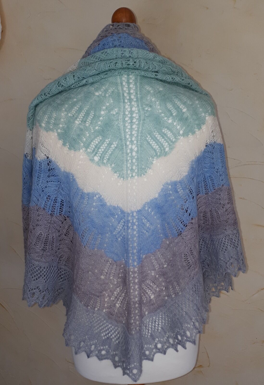 Seansons Shawl Glacial