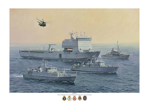 RFA Lyme Bay in the Gulf with MCMV Hunt-class, River-class and USN Archer-class ships.