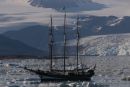 SV Oostershelde in Spitsbergen