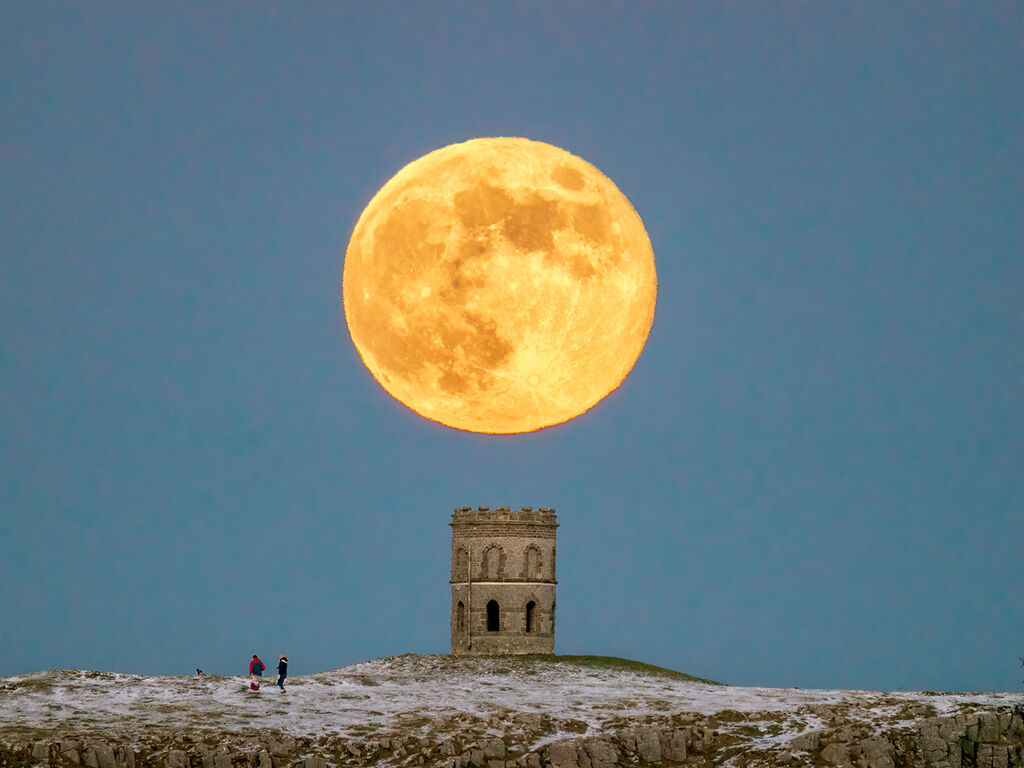 102. Wolf moon over Solomon's Temple