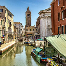 4176-Venice buildings canal market stall on boat
