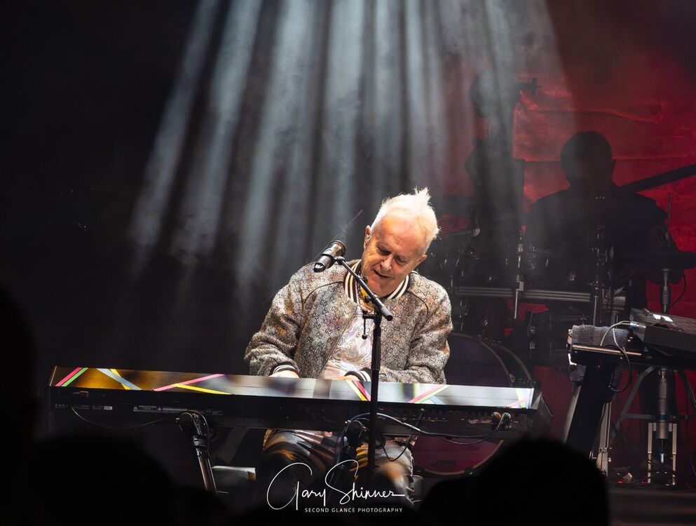 Howard Jones 40