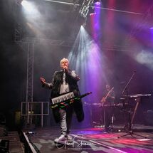 Howard Jones 49