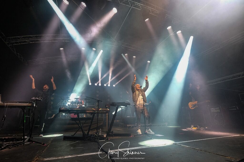 Howard Jones 54