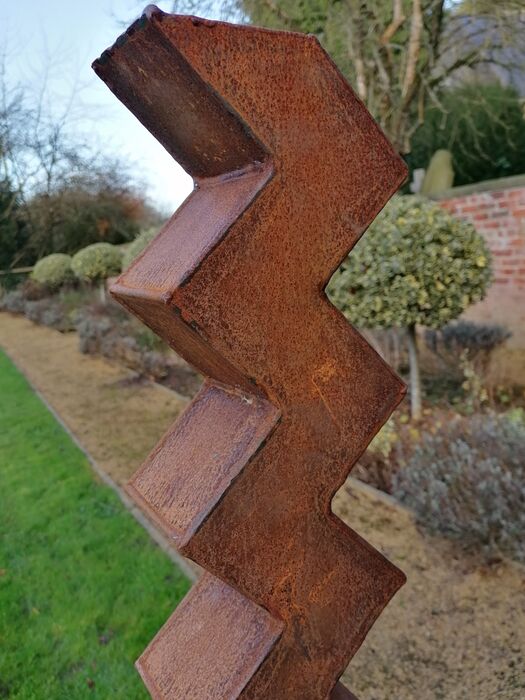 Zig-zag medium
