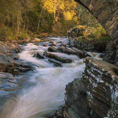 Schotland: Feshiebridge met de River Feshie